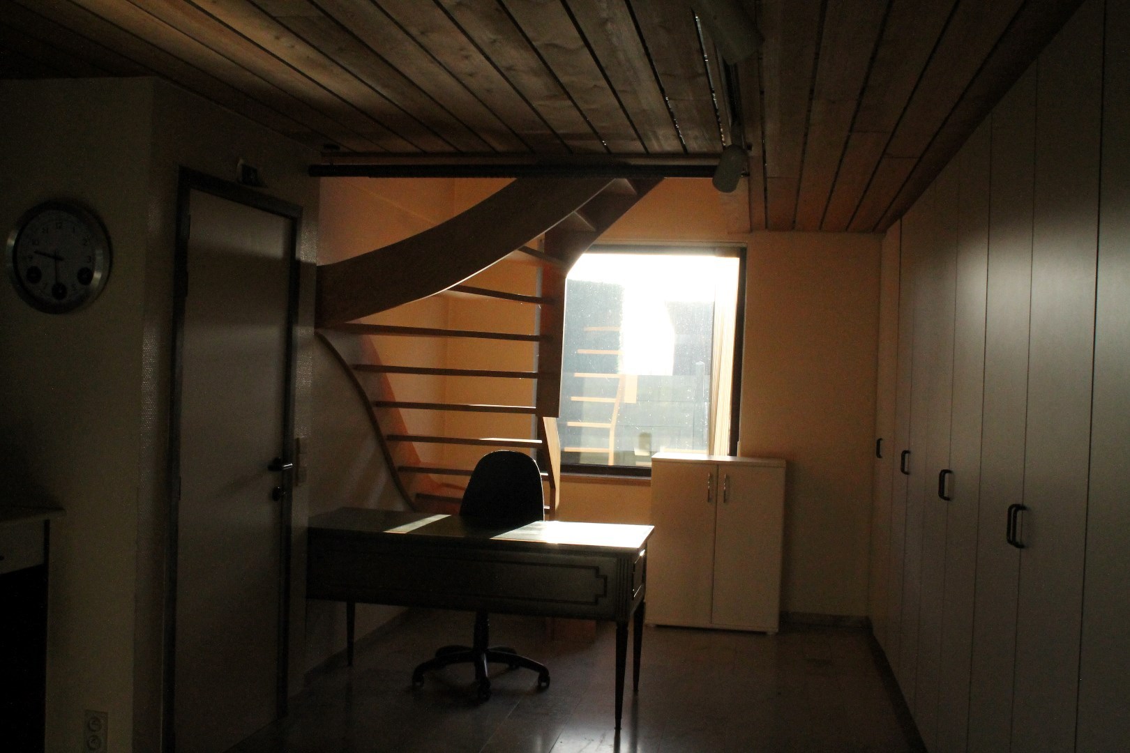 Commerciële ruimte van 134 m² met bijhorende parkingplaatsen 