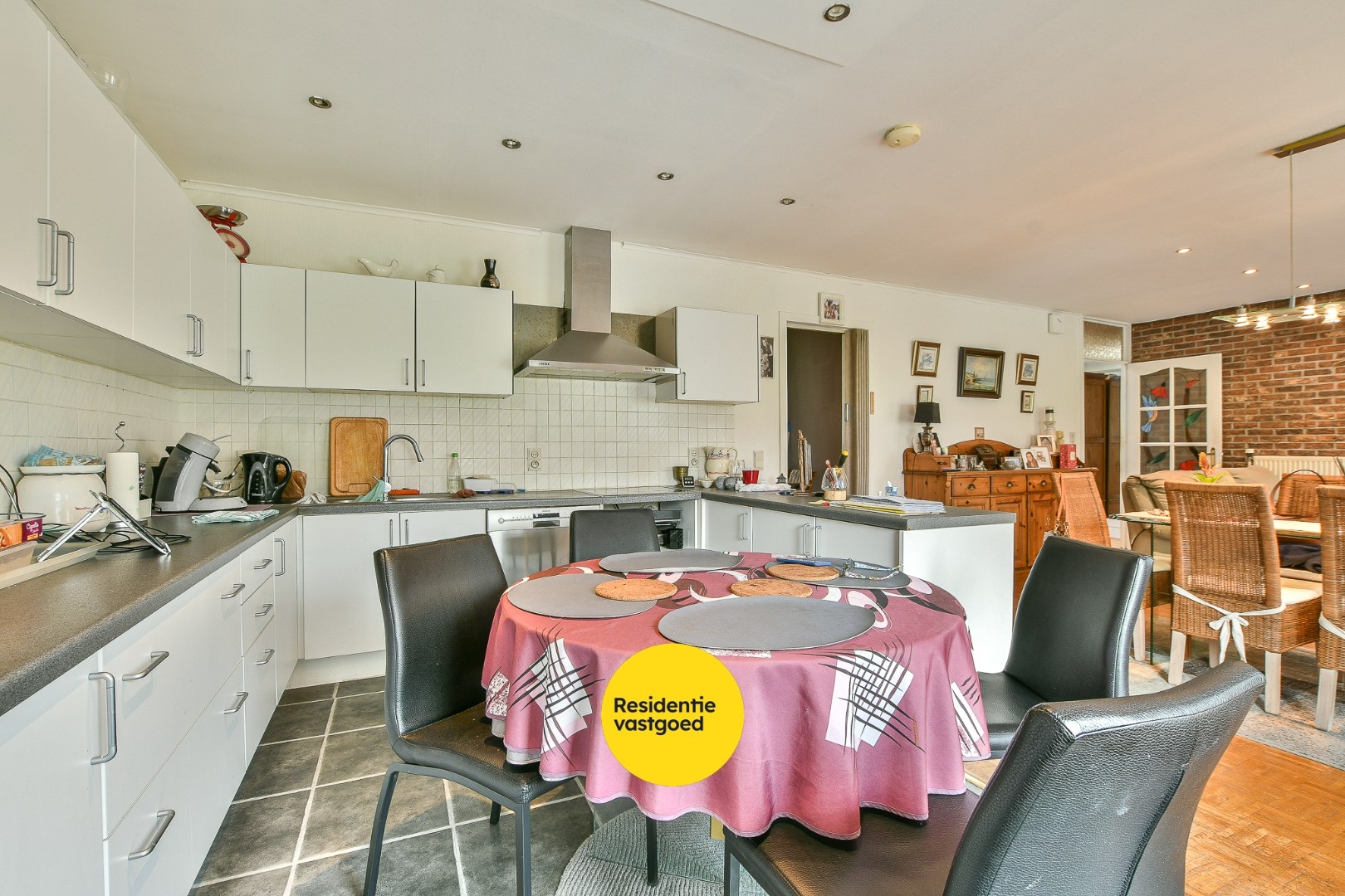 Uniek handelshuis met renovatiepotentieel in het hart van Blankenberge 