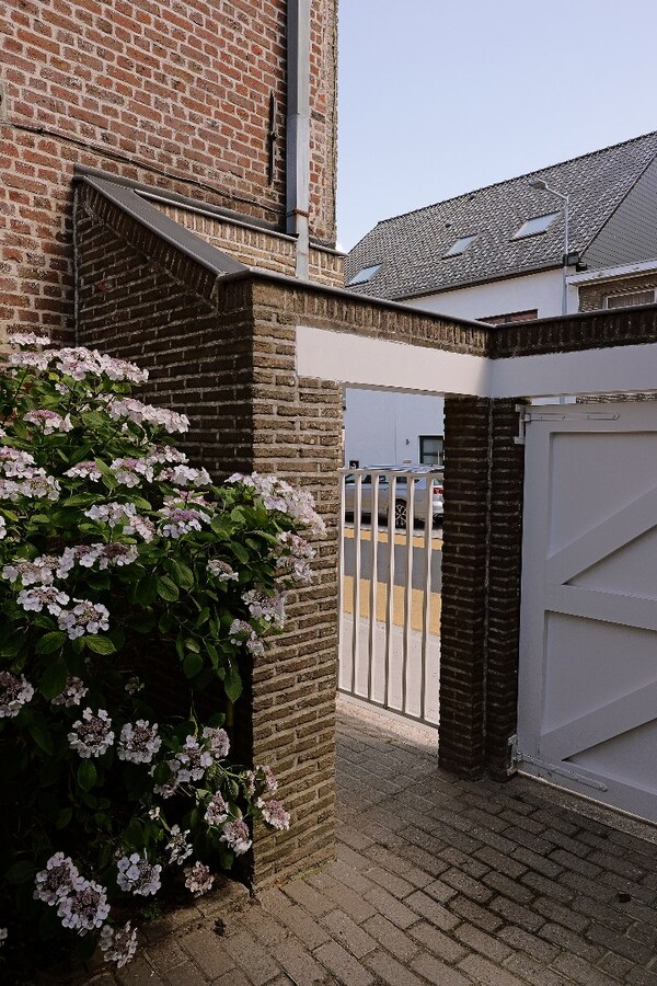 ARCHITECTURAAL PARELTJE MET POLYVALENTE RUIMTE 