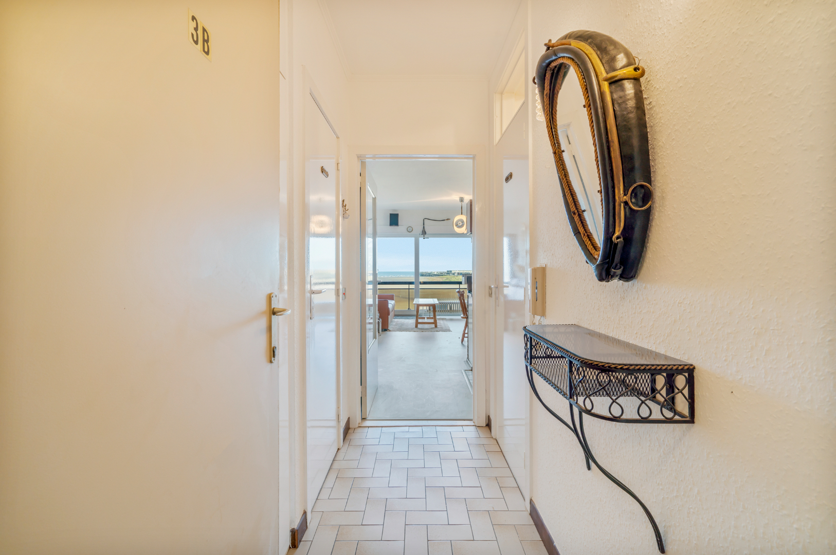 te renoveren studio op de Zeedijk van Zeebrugge 