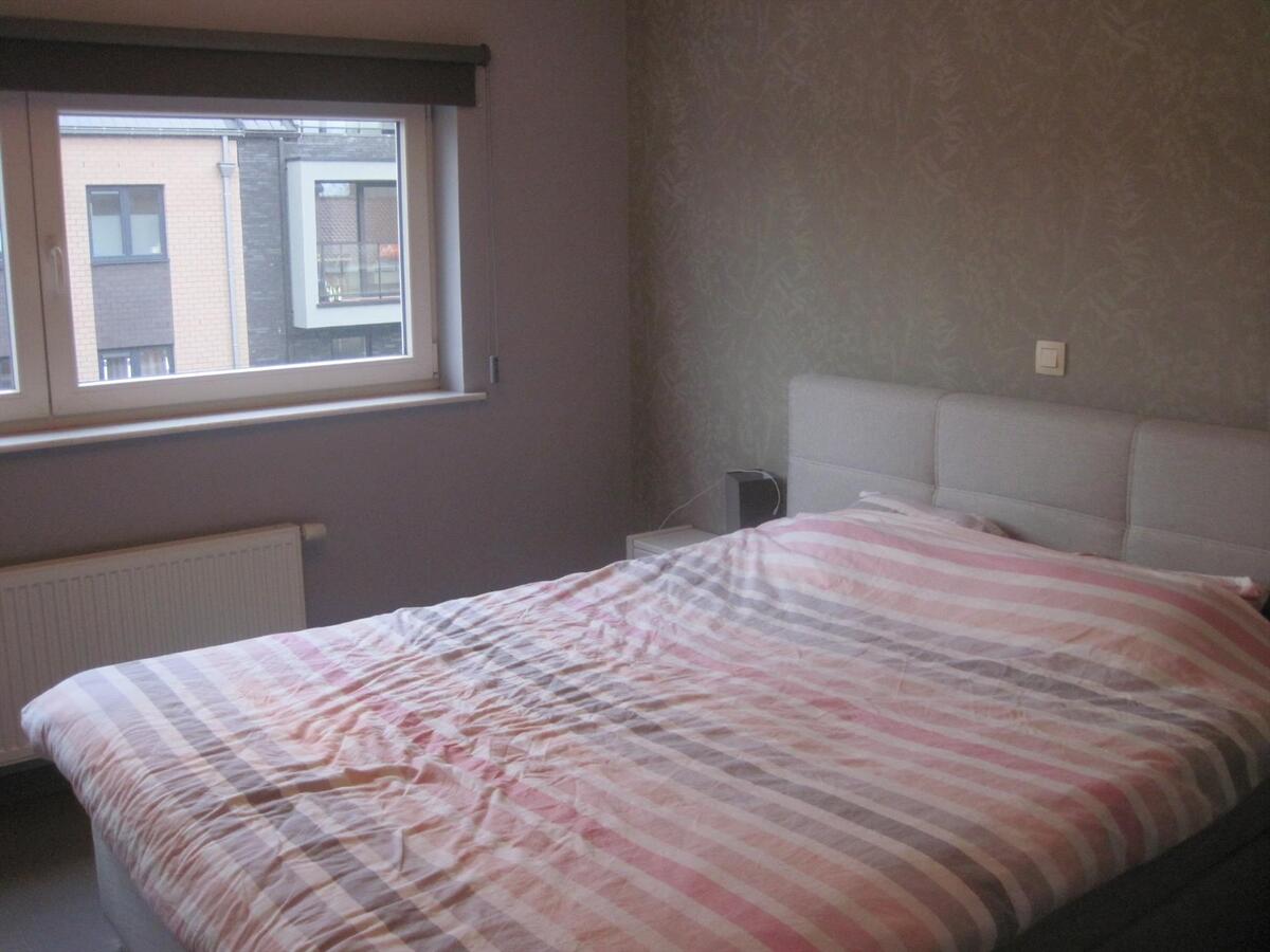 Ruim appartement mét garage. Uitstekende prijs-kwaliteit ! 