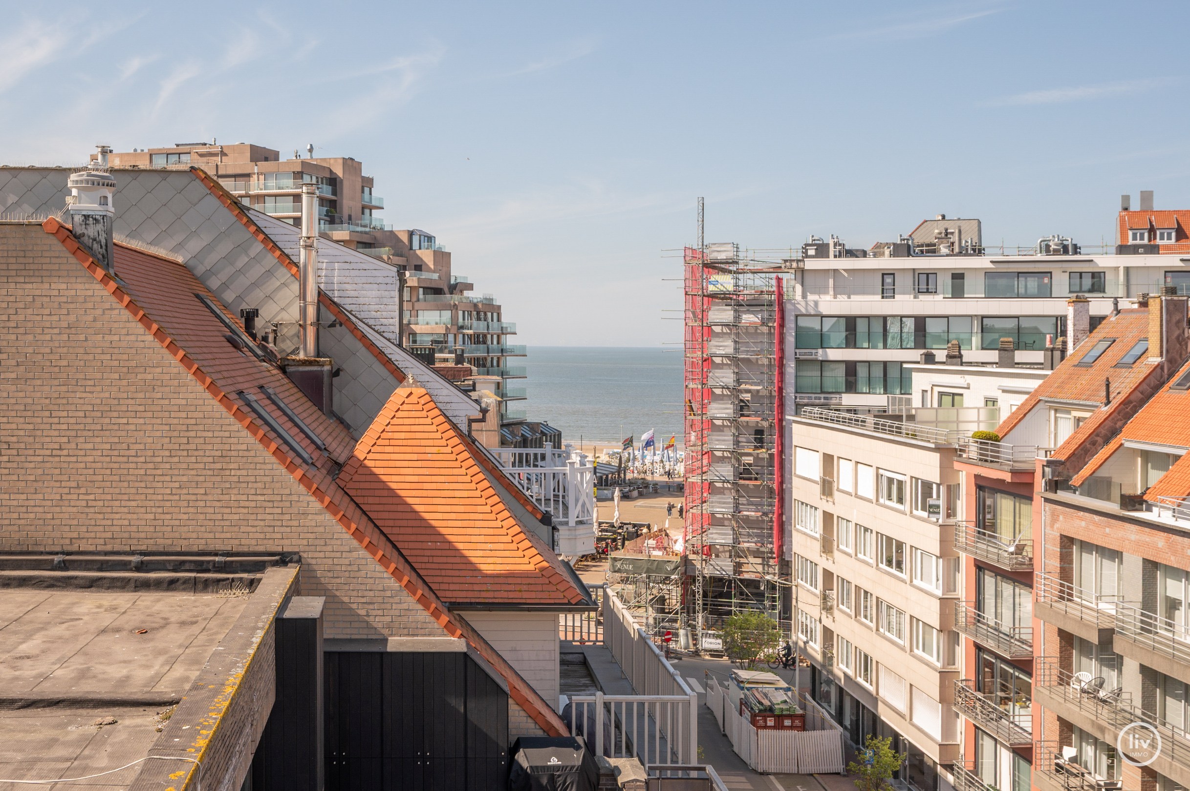 Spacieux duplex avec 3 chambres dans un emplacement de premier choix sur la Van Bunnenvaan à Knokke. 