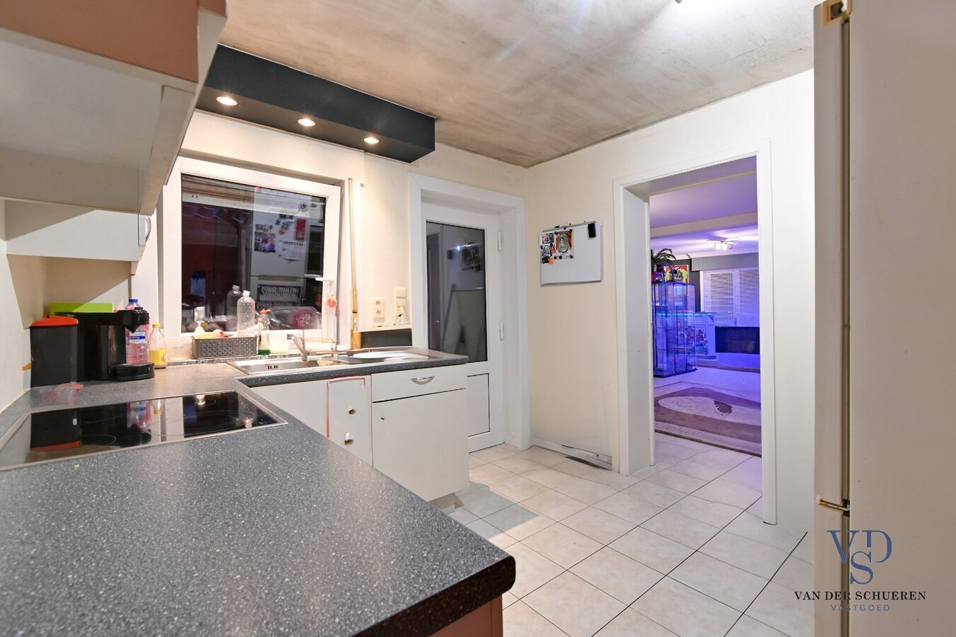 Goed gelegen  half open in Asper 