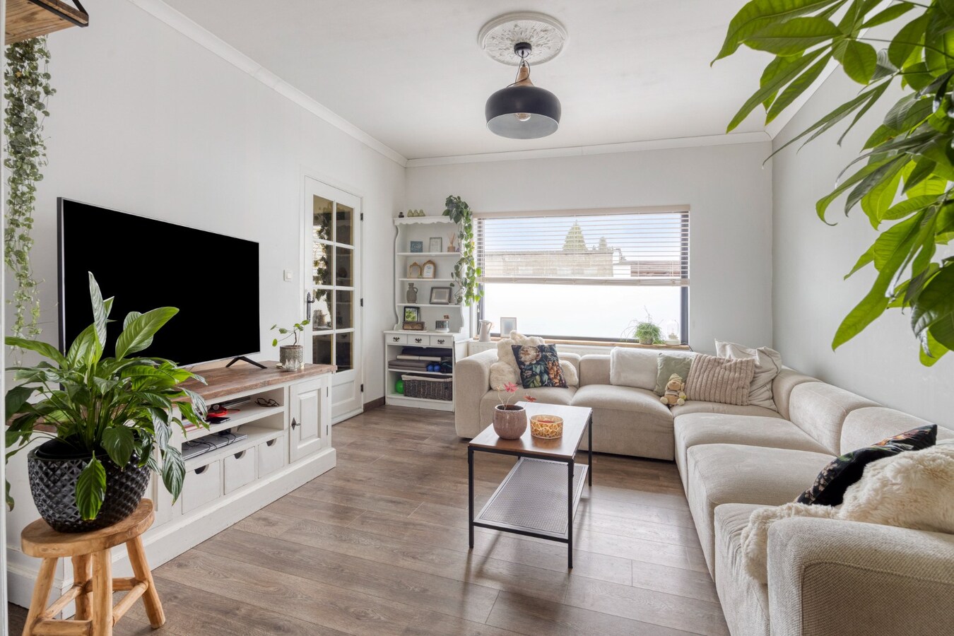 Instapklare woning met 3 slaapkamers en tuin. 