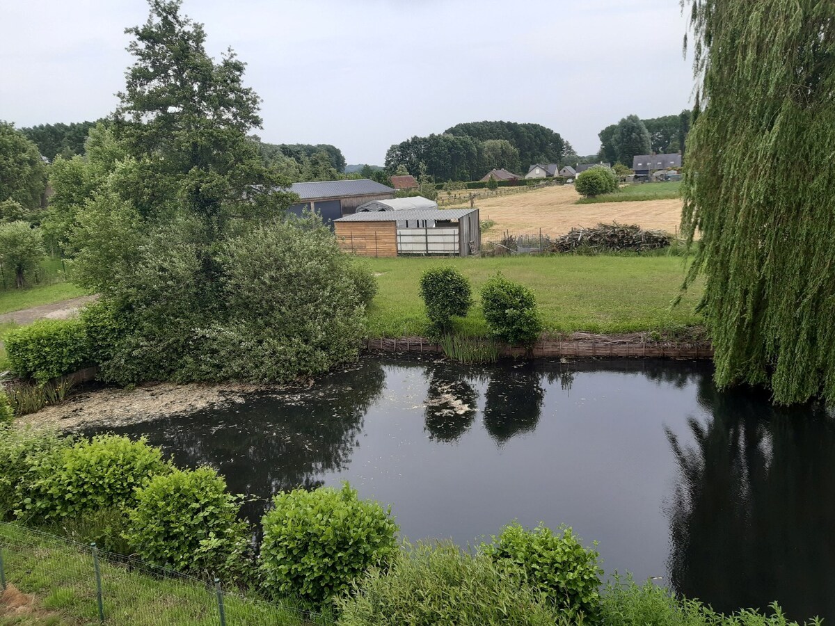 Degelijk appartement (1° verdieping). 