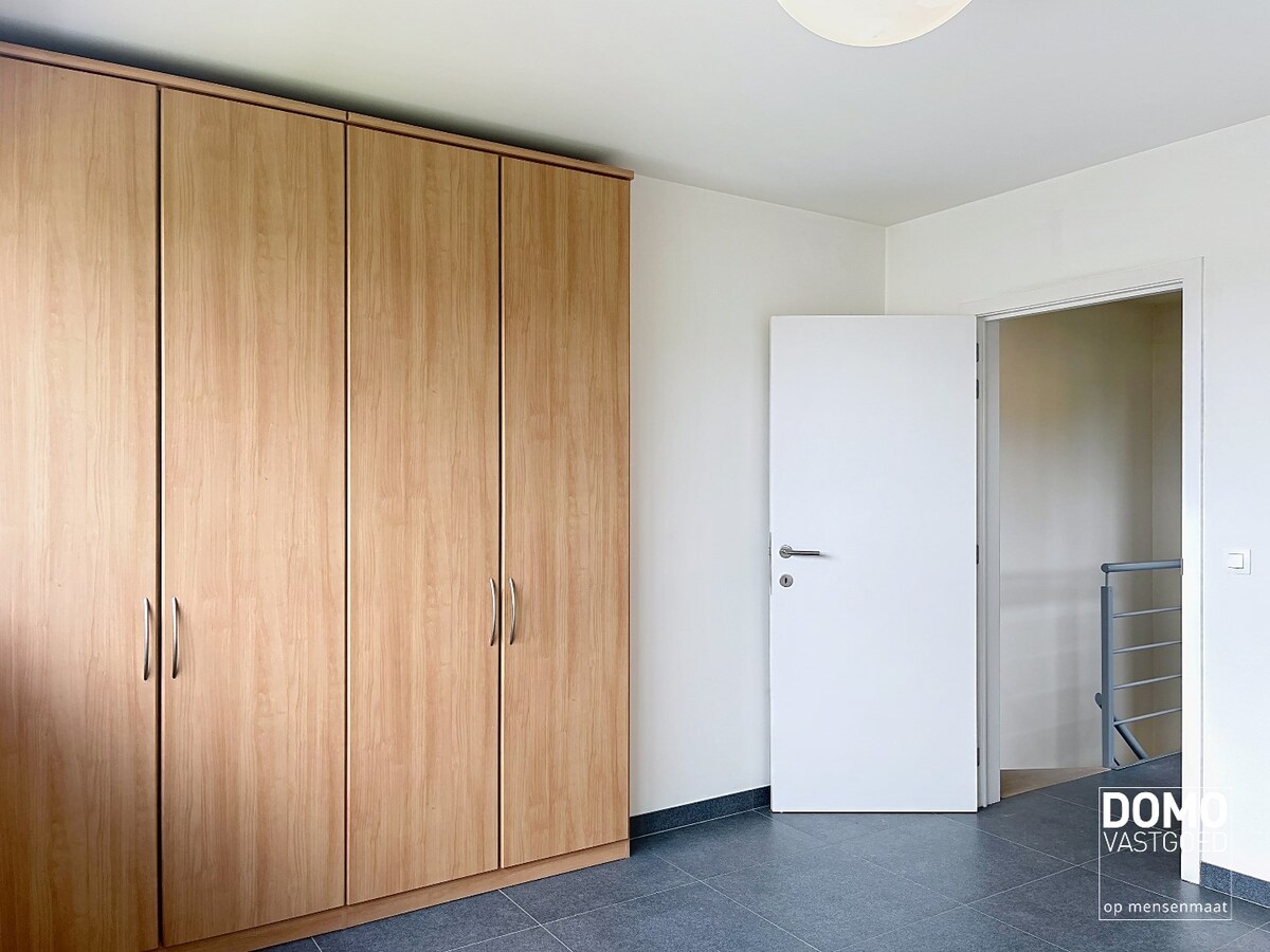 LICHTRIJK DUPLEXAPPARTEMENT MET ZUIDGERICHT TERRAS TE KERMT 