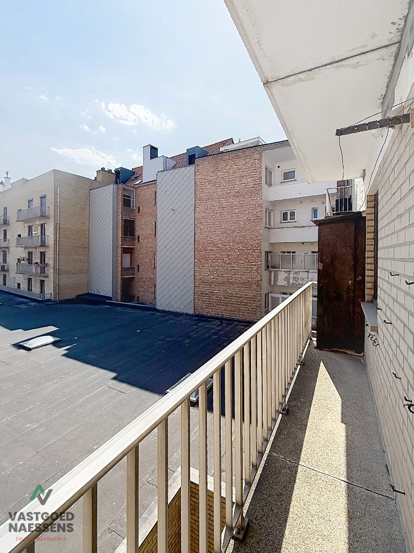 APPARTEMENT DE 2 CHAMBRES À RÉNOVER AVEC VUE SUR MER - POSSIBILITÉ DE GARAGE 