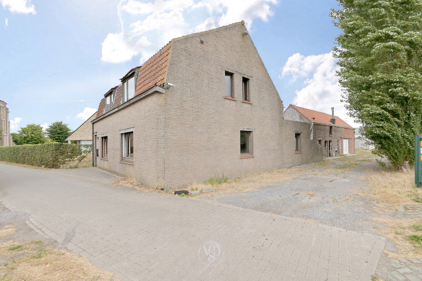 Renovatieproject met bijgebouwen 