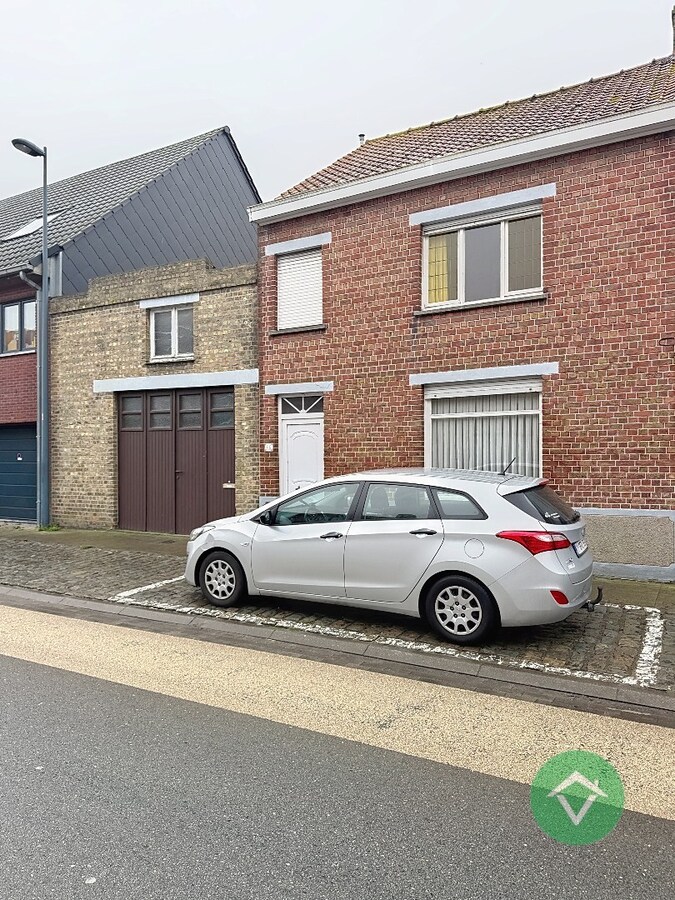 Woning met kleine loods te Gistel 