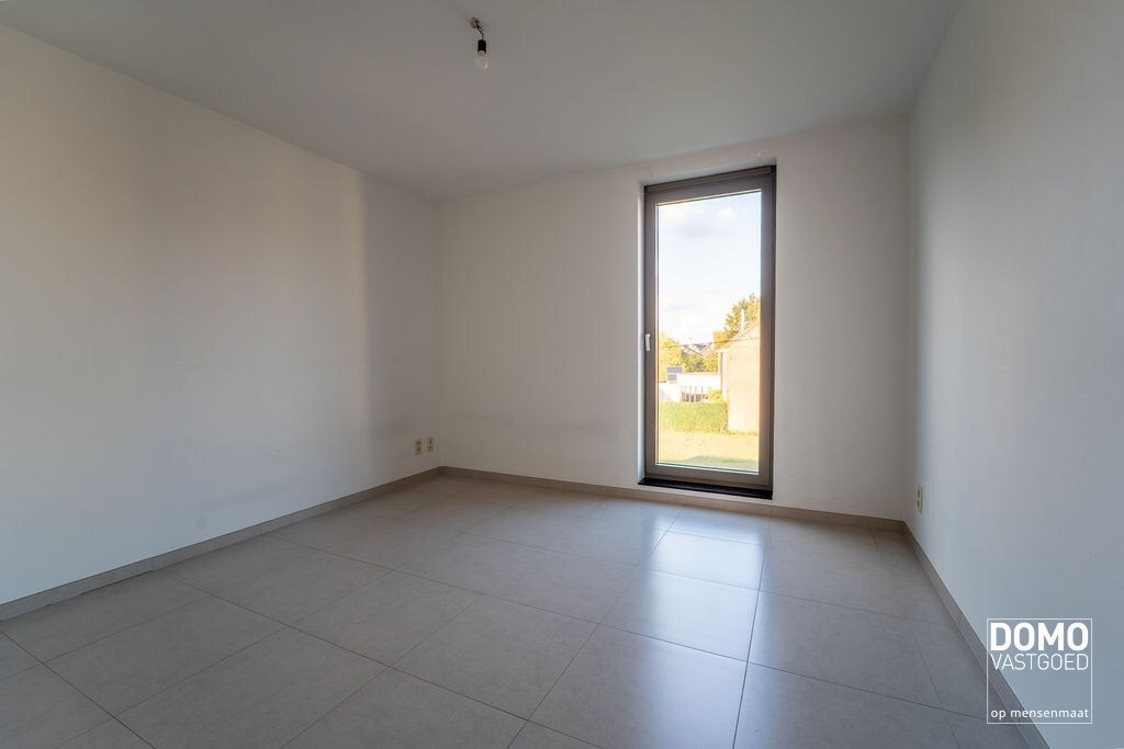 LUXE PENTHOUSE APPARTEMENT MET 2 TERASSEN, LIFT EN ONDERGRONDSE AUTOSTANDPLAATS IN HASSELT. 