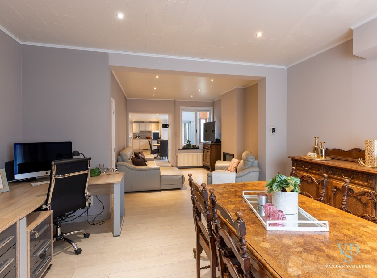 Ruime, gezellige woning met garage én atelier. 