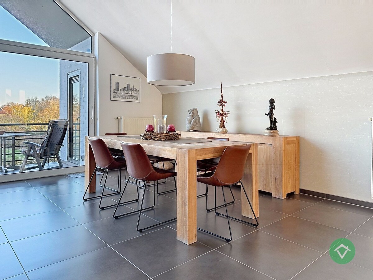 Luxe villa-appartement met dubbele garage en prachtig uitzicht in Koekelare 