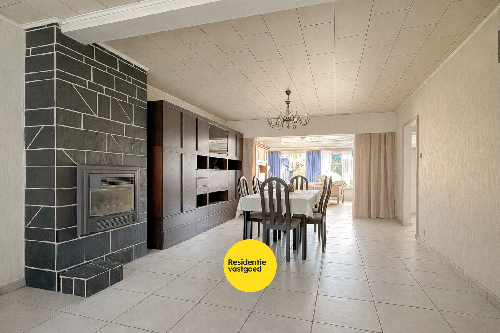 Ruime woning met zuidgerichte tuin te Sint-Michiels 