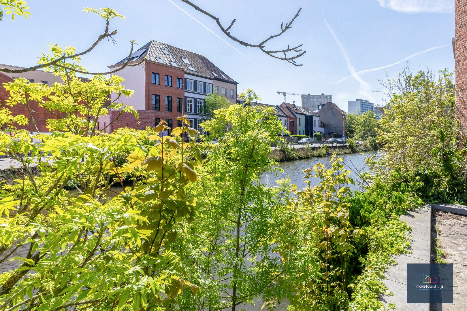 Stijlvol 2 slpk. appartement met ruim terras en staanplaats 