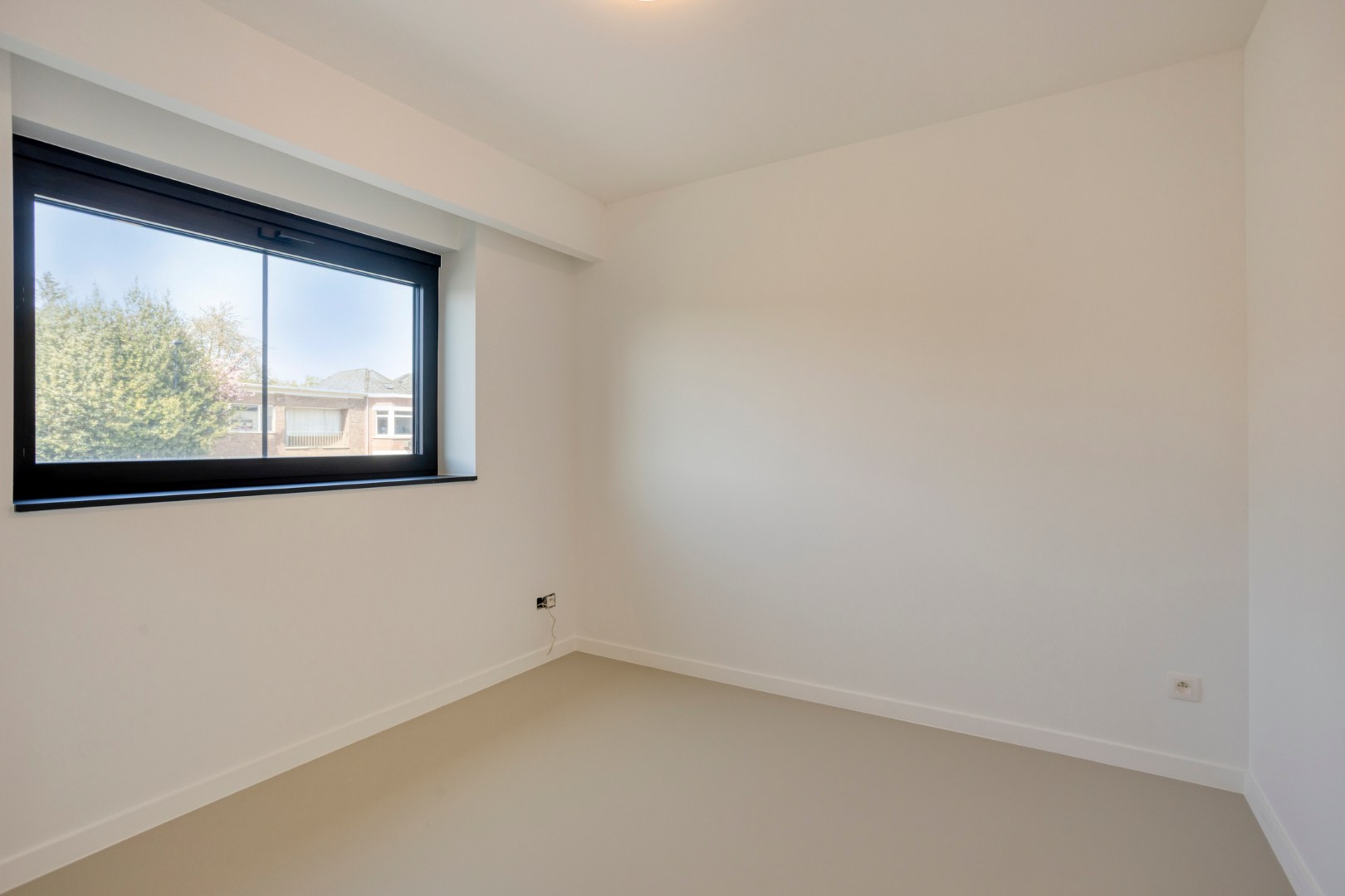 Gerenoveerd ruim en lichtrijk appartement met 2 slaapkamers en ruim terras - EPC label B 