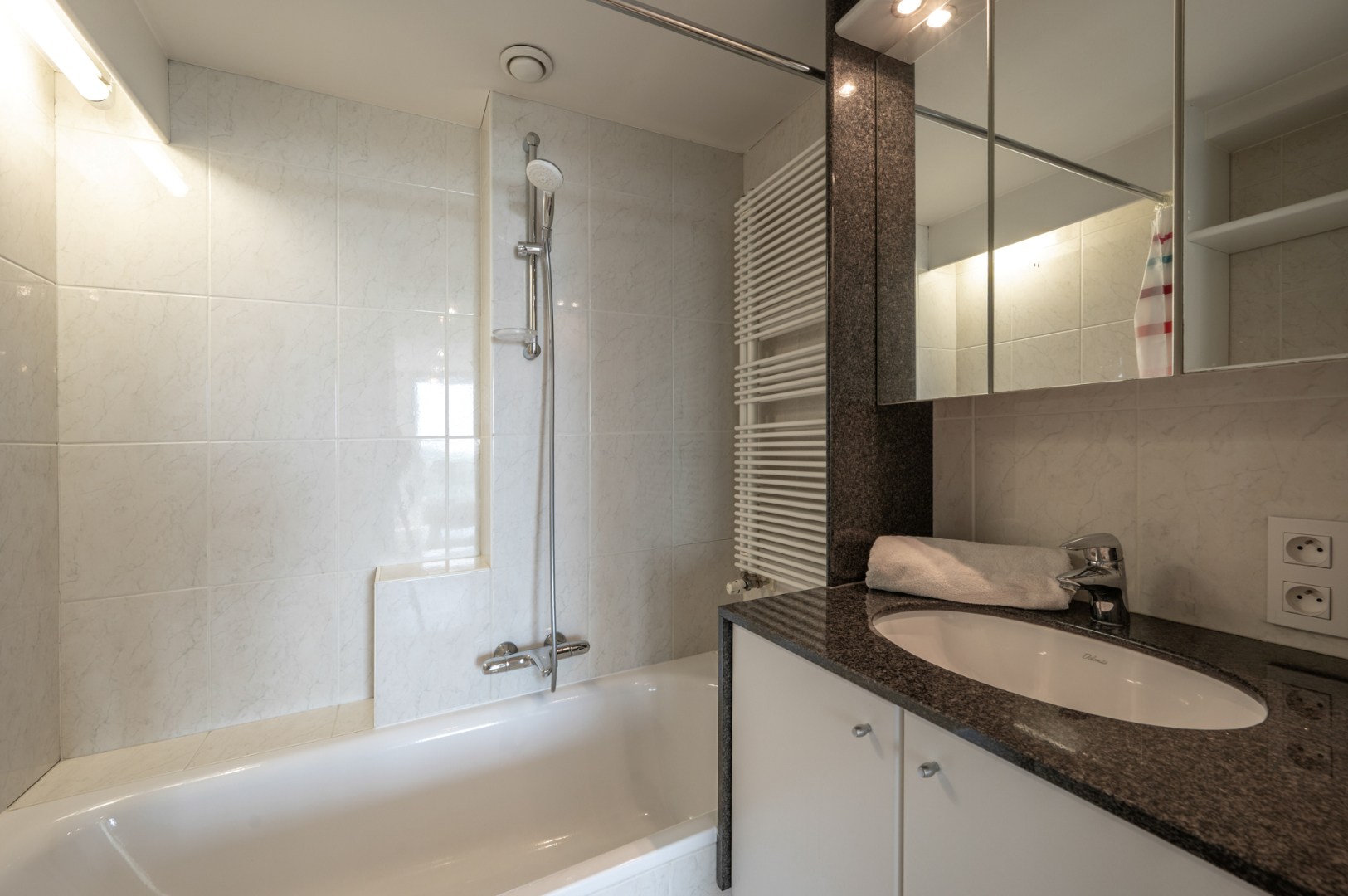 Ruim appartement met FRONTAAL ZEEZICHT 