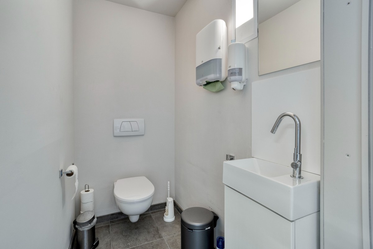 Kantoorpand met handelsruimte te koop nabij Mechelen station