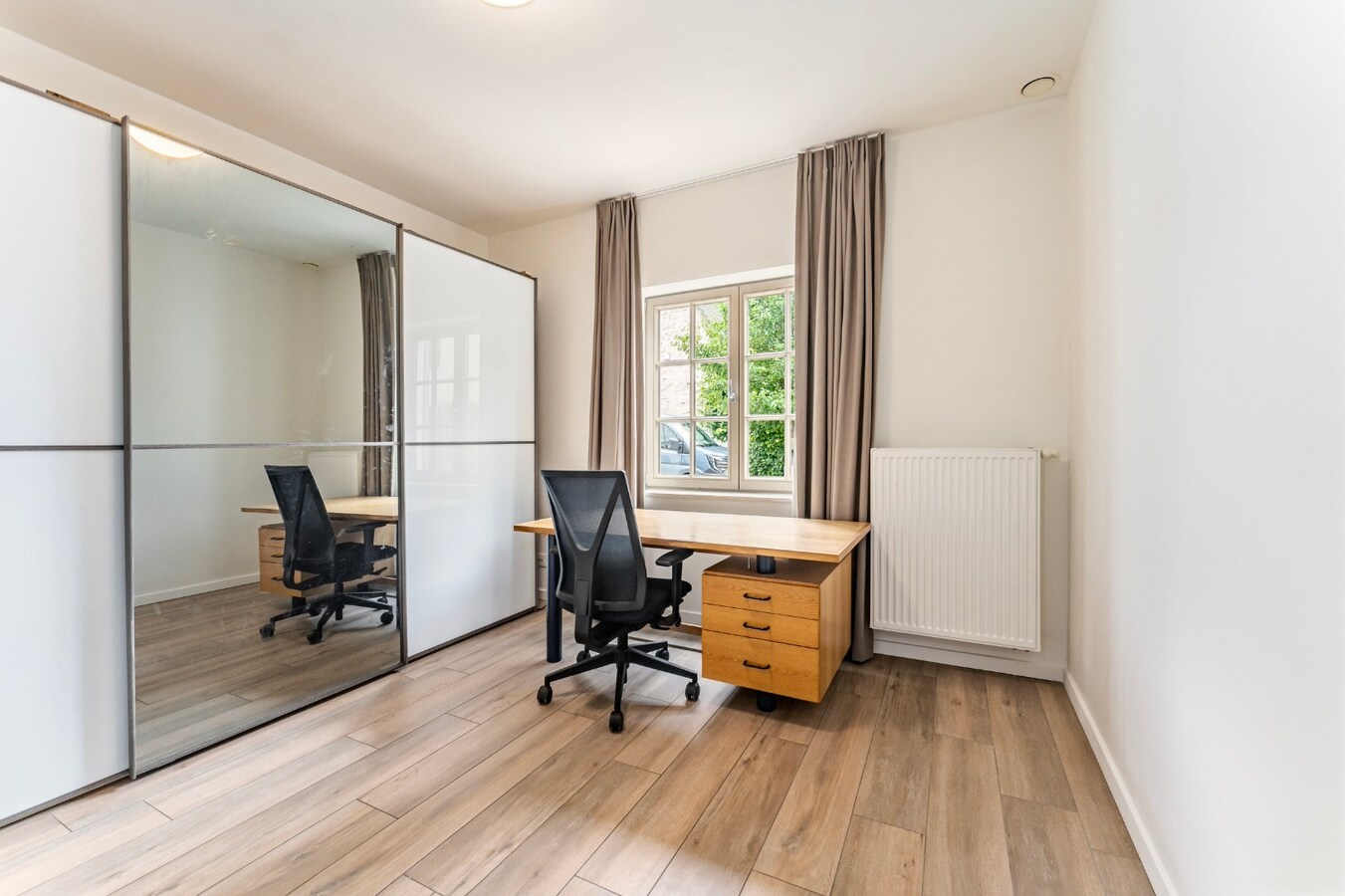 Exclusief gerenoveerde vrijstaande villa in rustige en residentiële omgeving 