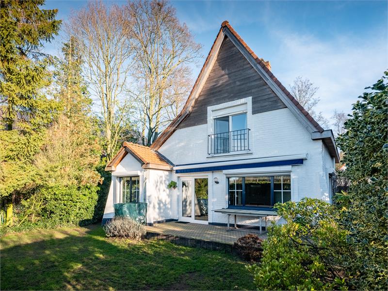 VERKOCHT!! Prachtige, rustig gelegen villa met zwembad 