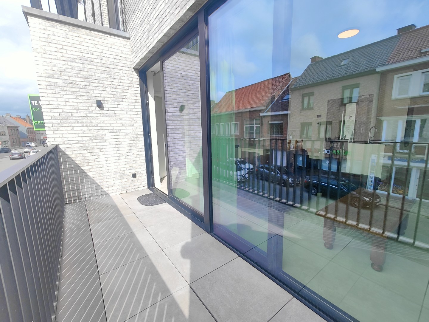 Modern appartement met 1 slaapkamer en ondergrondse autostaanplaats in het centrum van Ardooie 