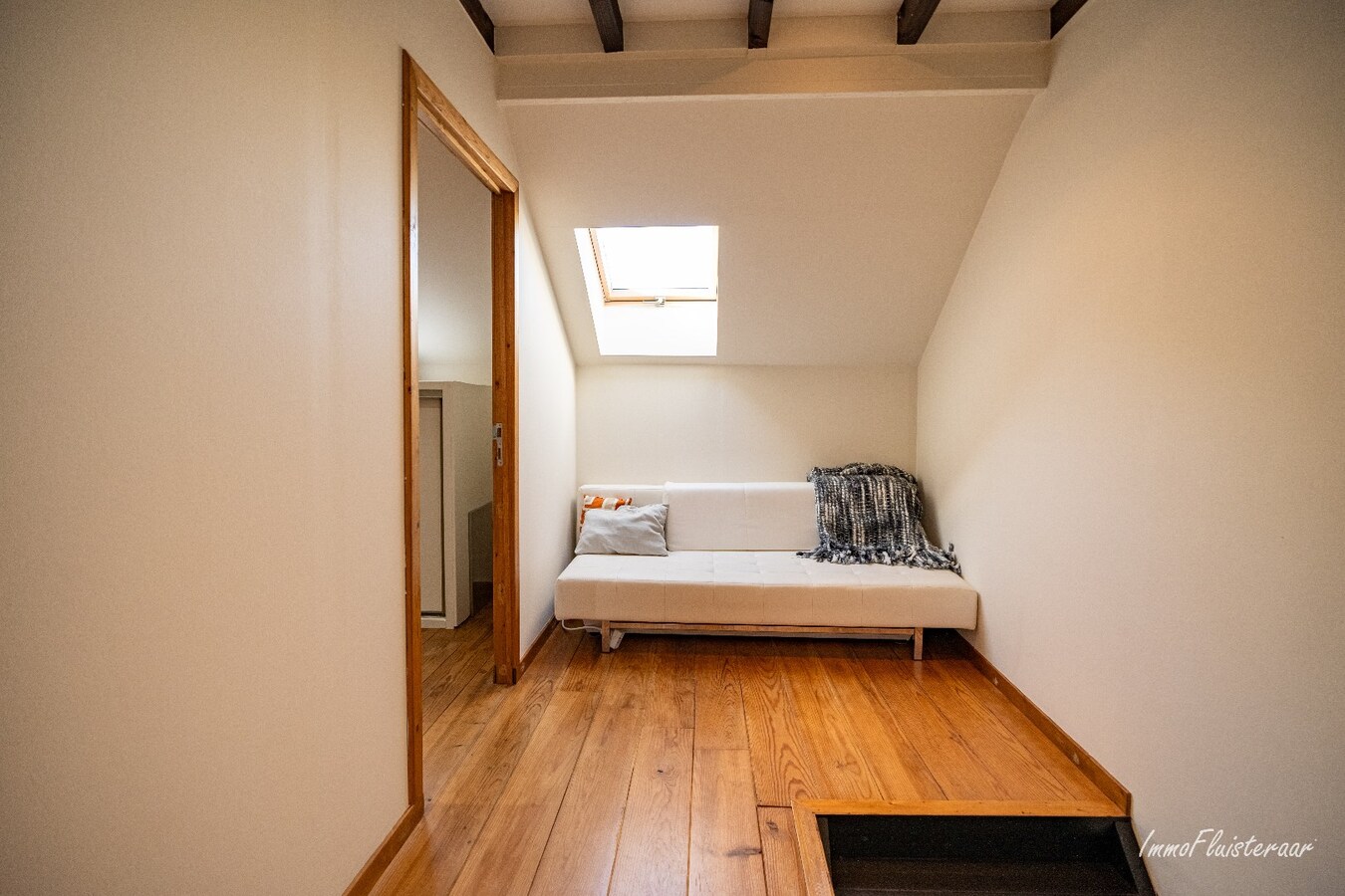 Charmante maison prête à emménager avec des installations pour chevaux sur environ 75a à Waanrode. 