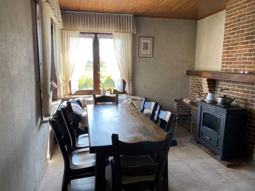 Deerlijk, te renoveren woning met klein magazijntje 