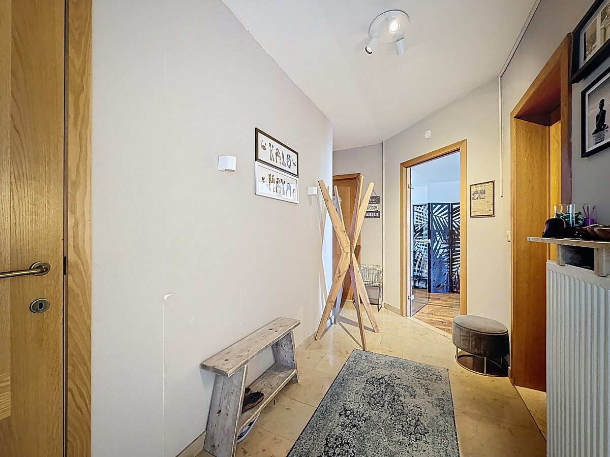 Penthouse met zonneterras en garagebox te centrum Zottegem 