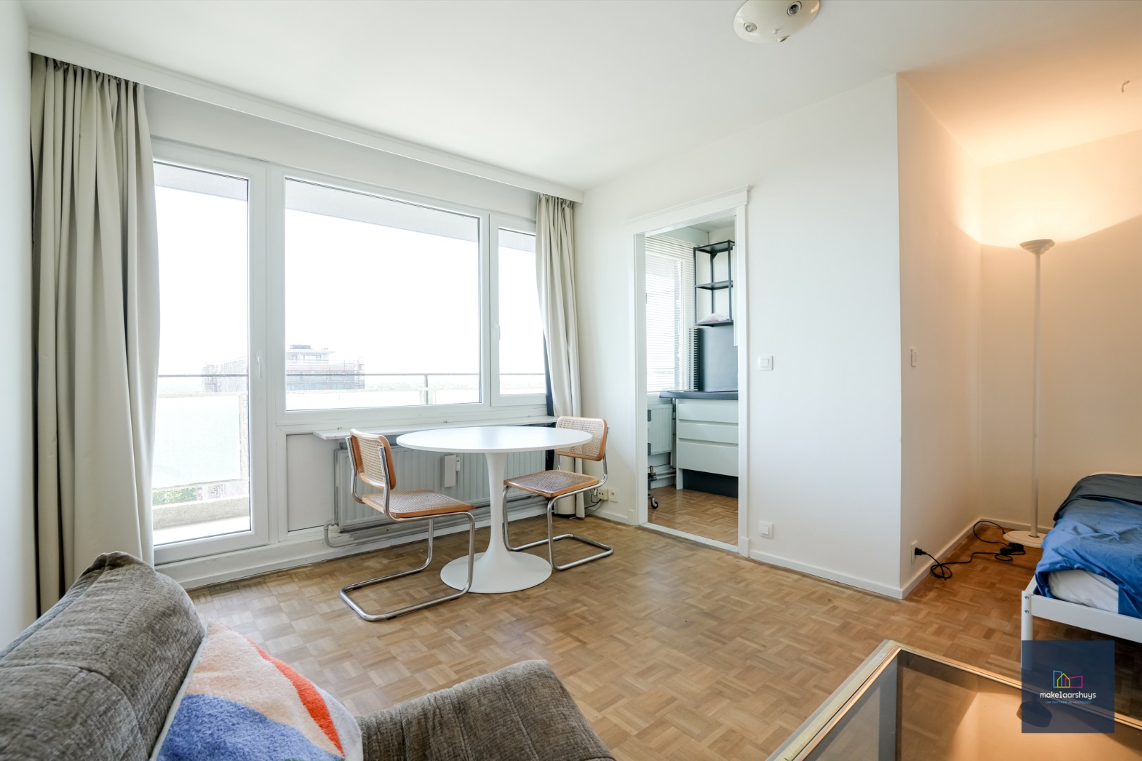 Topper ; instapklare studio met schitterend zicht 