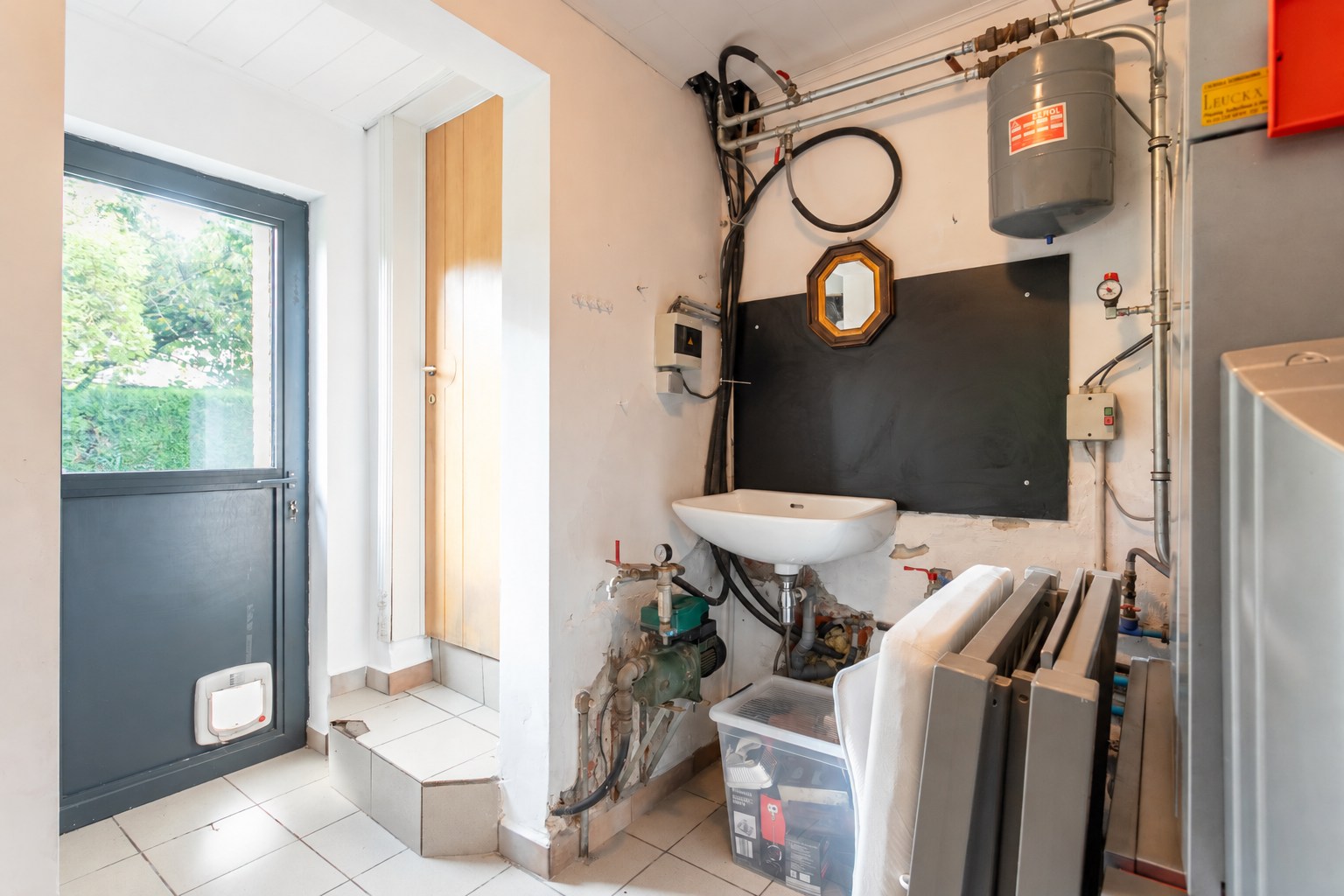 Instapklare driegevelwoning met 3 slpk te Lembeek 