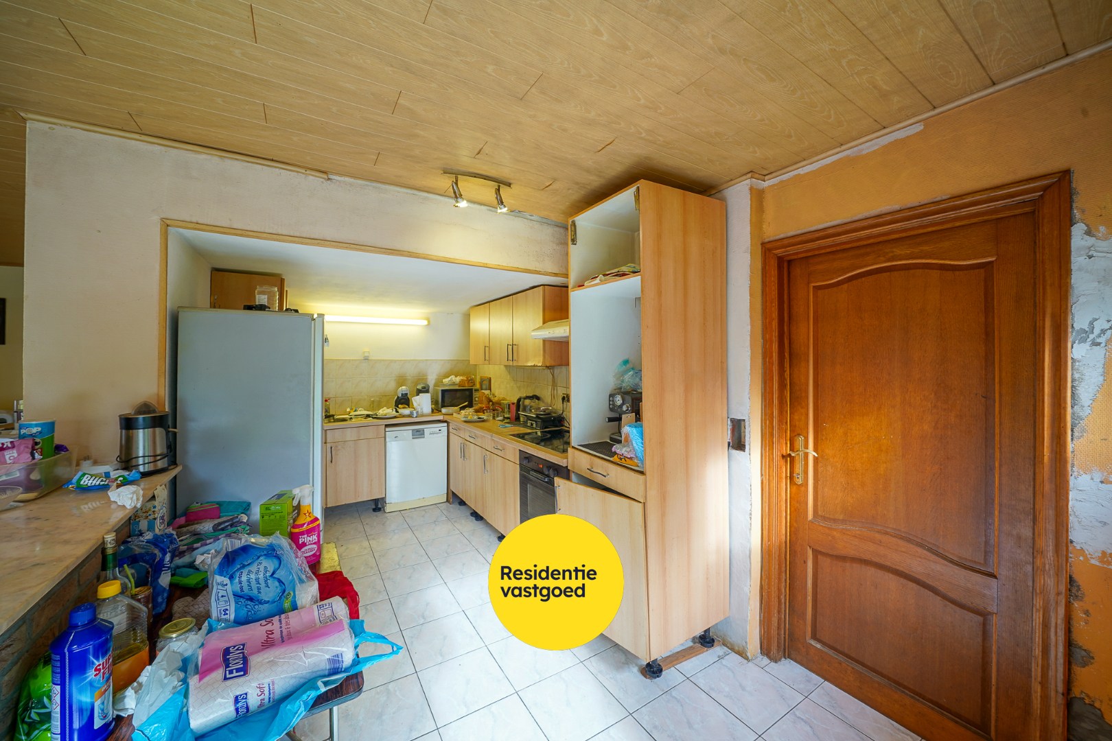 Ruime woning met dubbele garage en 6 slaapkamers in Bredene – ideaal renovatieproject 