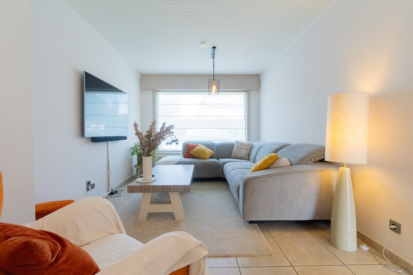 Maison entièrement rénovée, garage, parking, jardin. 