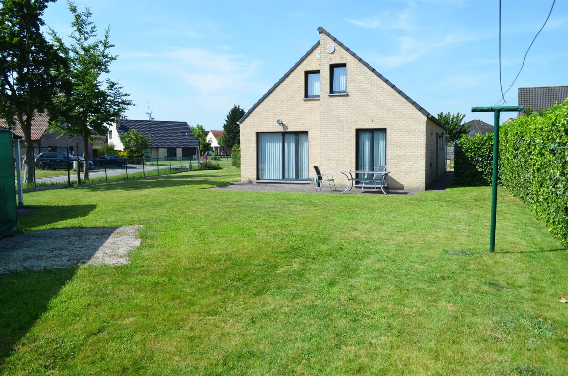 Gezinswoning bj 2008 met 3 slpks, garage en tuin te Ertvelde 