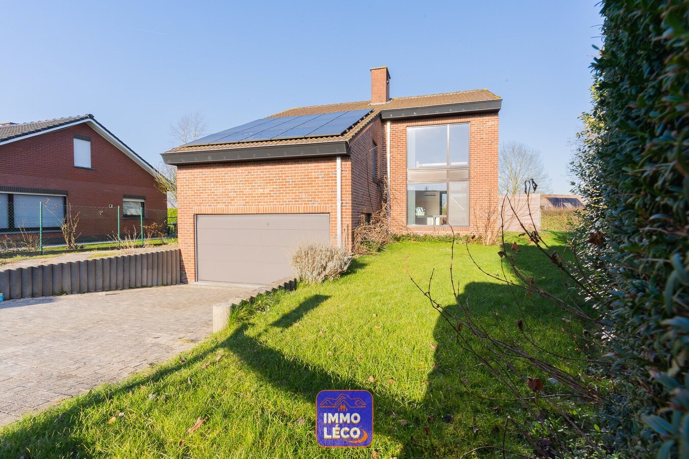 Villa d'architecte sur 744m² avec jardin et double garage, TOP SECTEUR ! 