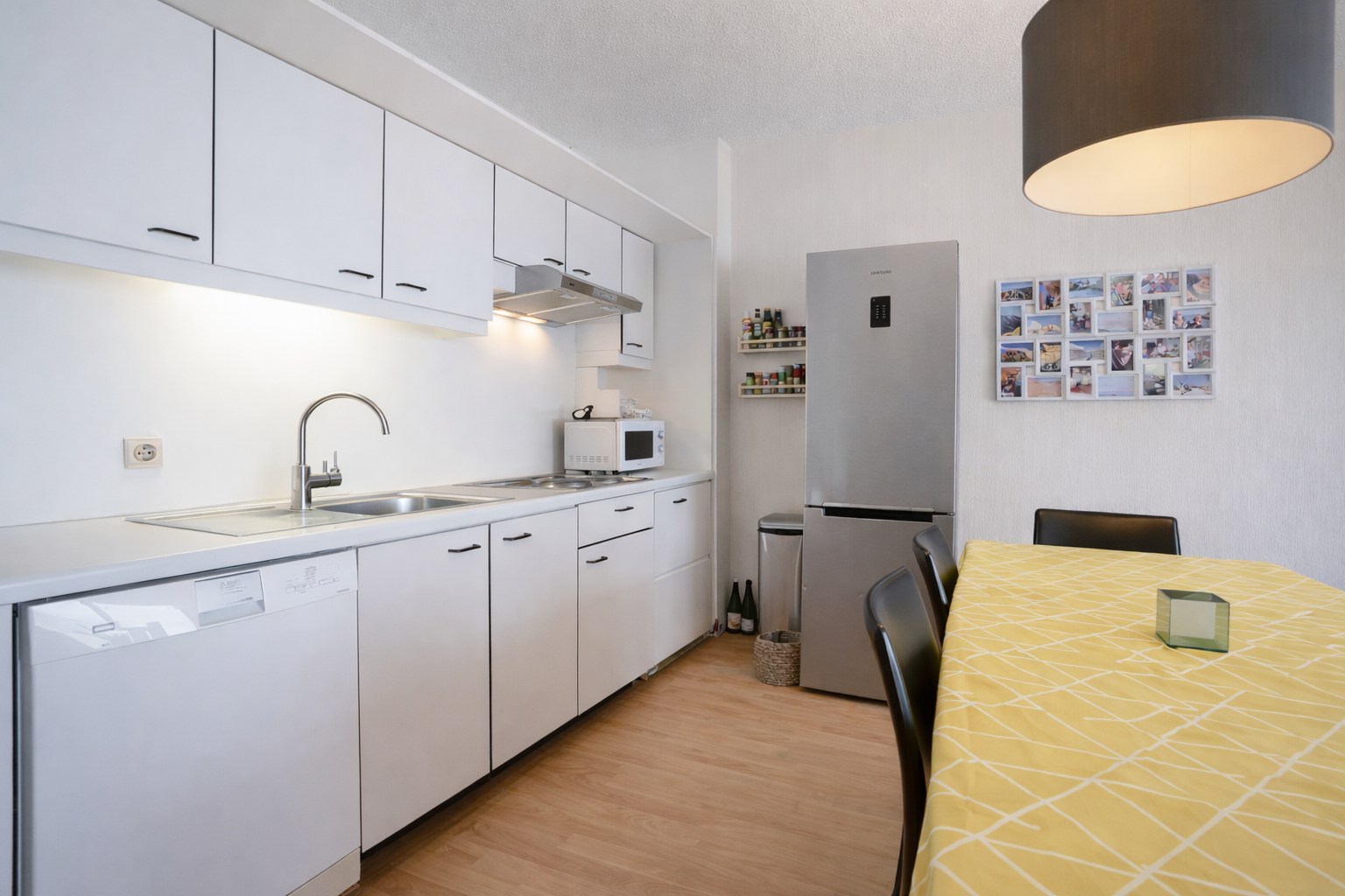 Instapklaar 2-slaapkamerappartement met frontaal zeezicht (72 m²) te Nieuwpoort! 