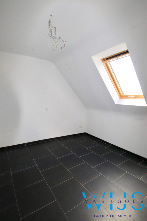 Tweeslaapkamer appartement met terras &amp; garage te BASSEVELDE! 