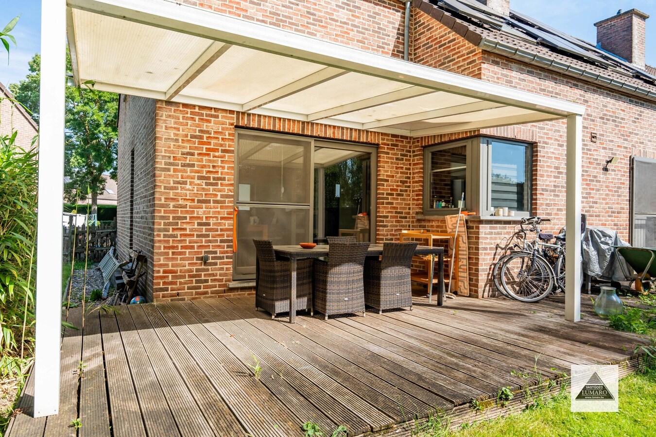 Gezinswoning met 4 slaapkamers, gelegen aan de Winterdijk, natuurgebied Maaswinkel. 
