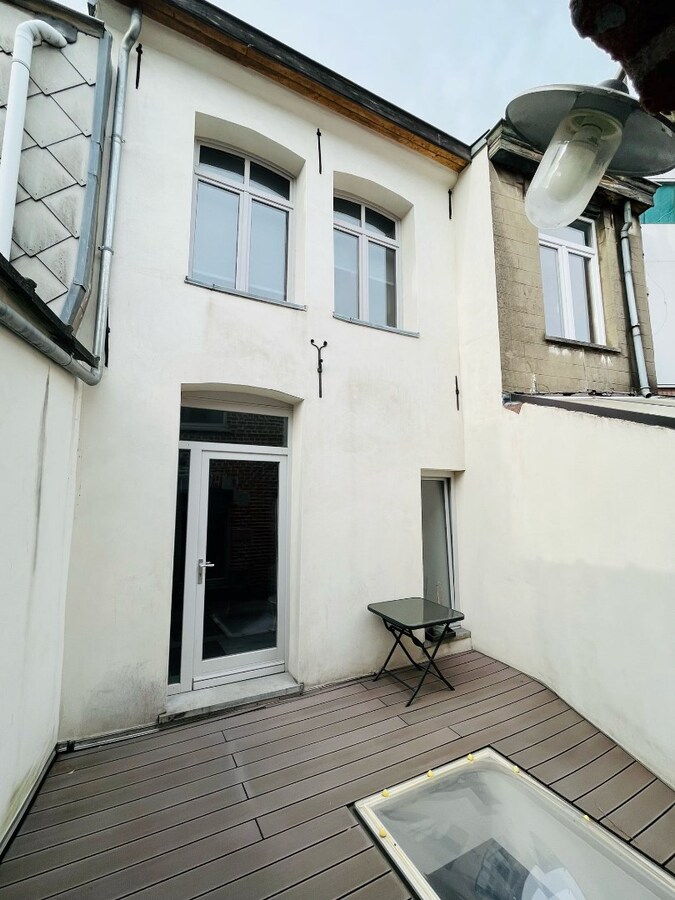 Immeuble commercial de caractère entièrement rénové et équipé 