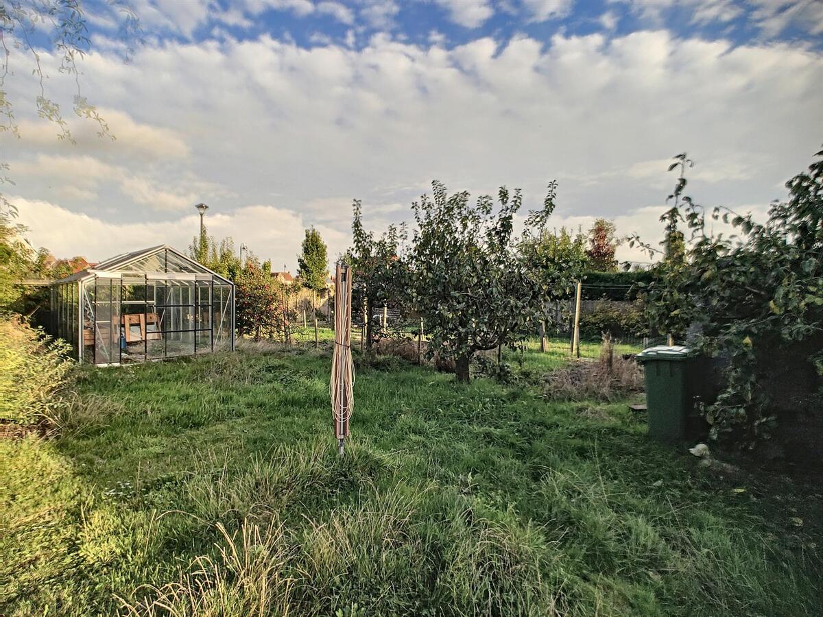 Goed gelegen alleenstaande woning op groot perceel van 828m²- Heist 