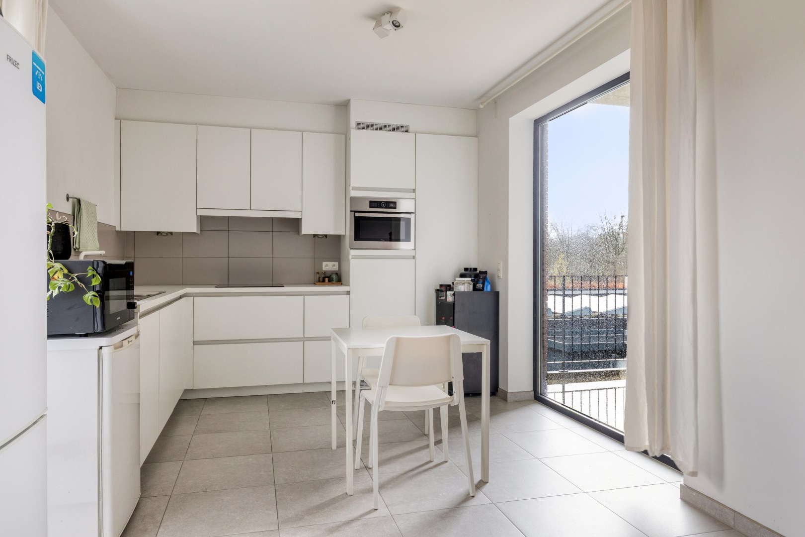 Instapklaar en energiezuinig appartement met 2 slpk. nabij Geel-Centrum 