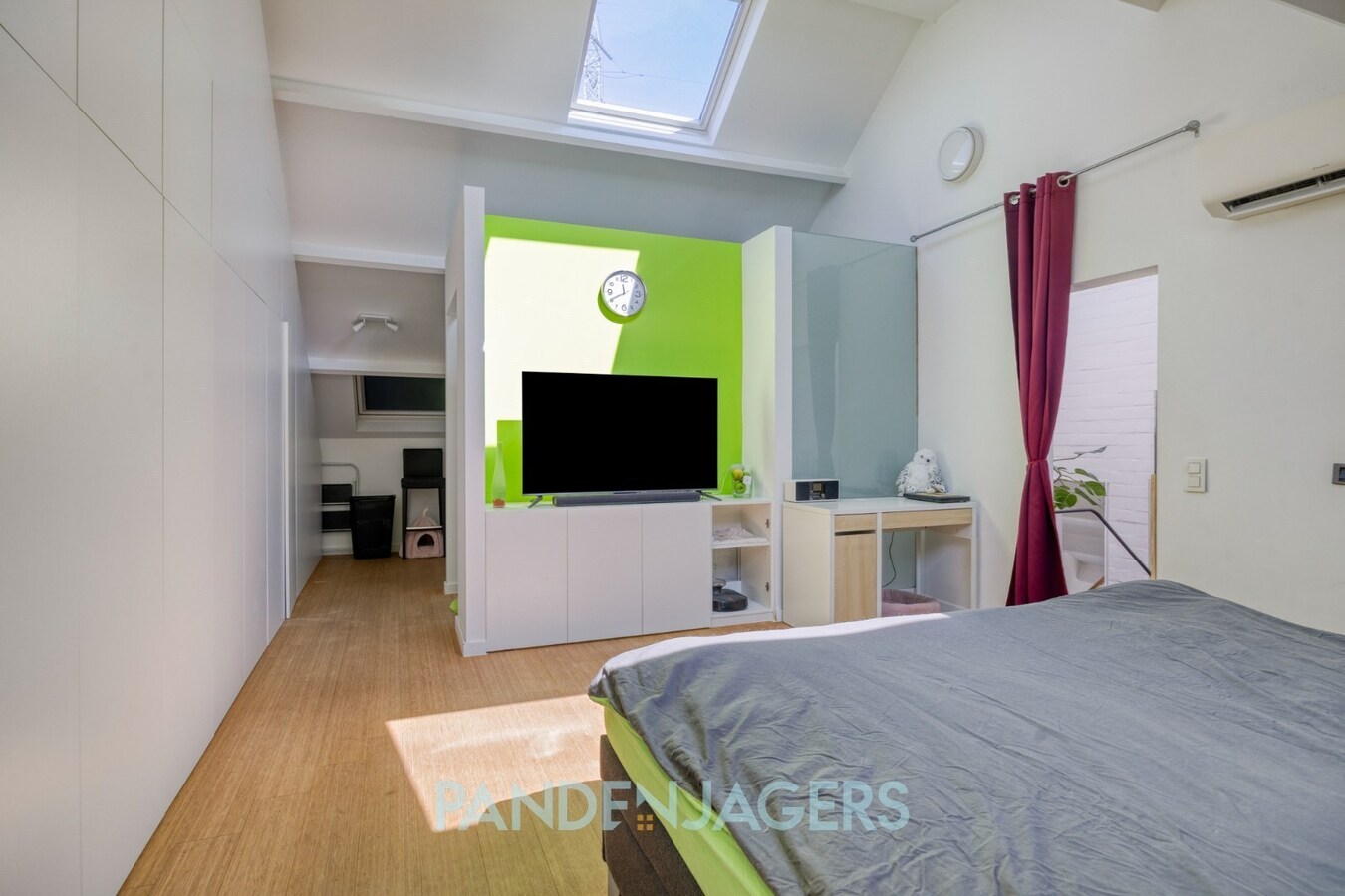 Modern en lichtrijk halfopen bebouwing op uitzonderlijke locatie te Kontich 