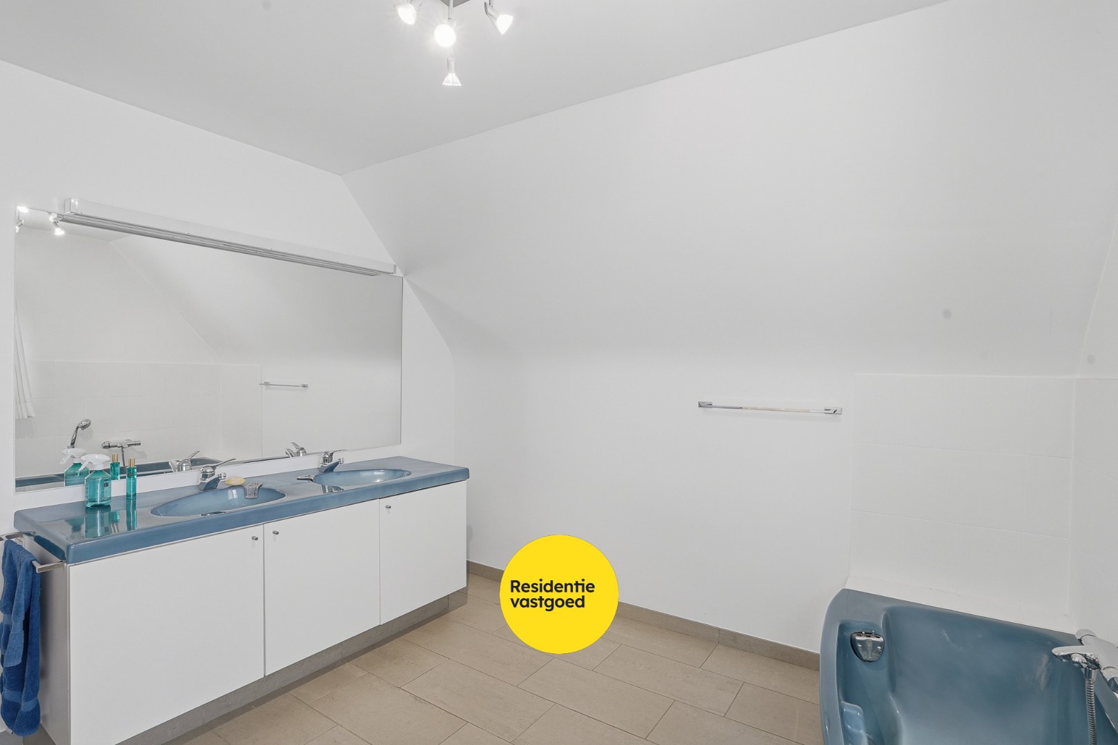 Alleenstaande woning met zonnige tuin op 980 m² 