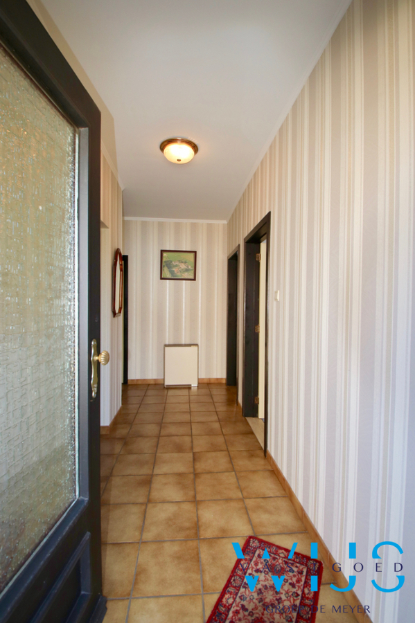 Stevige bungalow op een prachtig perceel van 925 m² te SLEIDINGE ! 