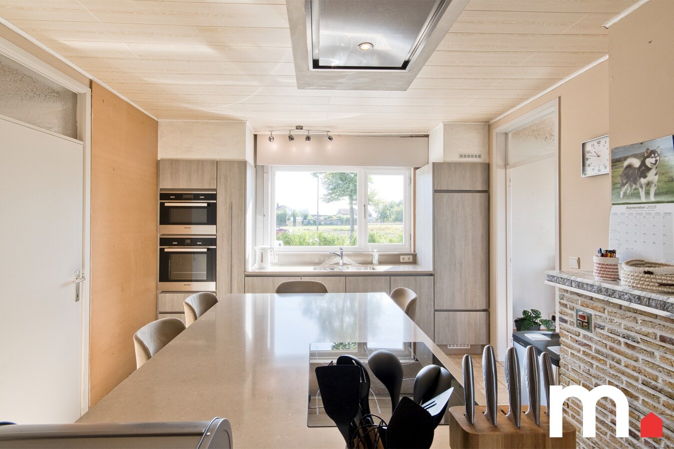 Unieke villa omringd tussen de velden en prachtige verzichten ! 