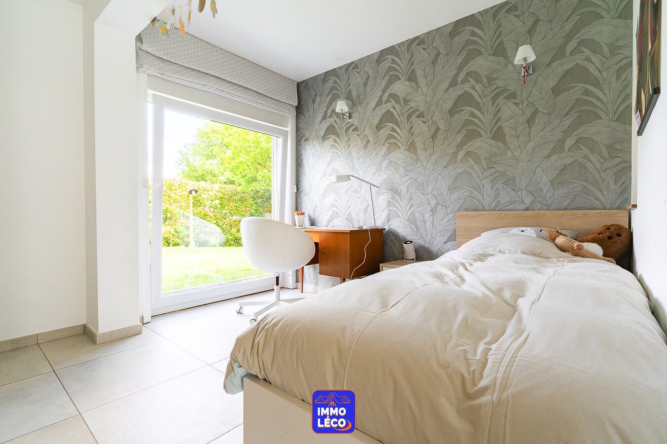 Semi "Plain-Pied" 6 chambres, 2 salles de bains, jardin, carport 2 voitures, COUP DE COEUR ! 