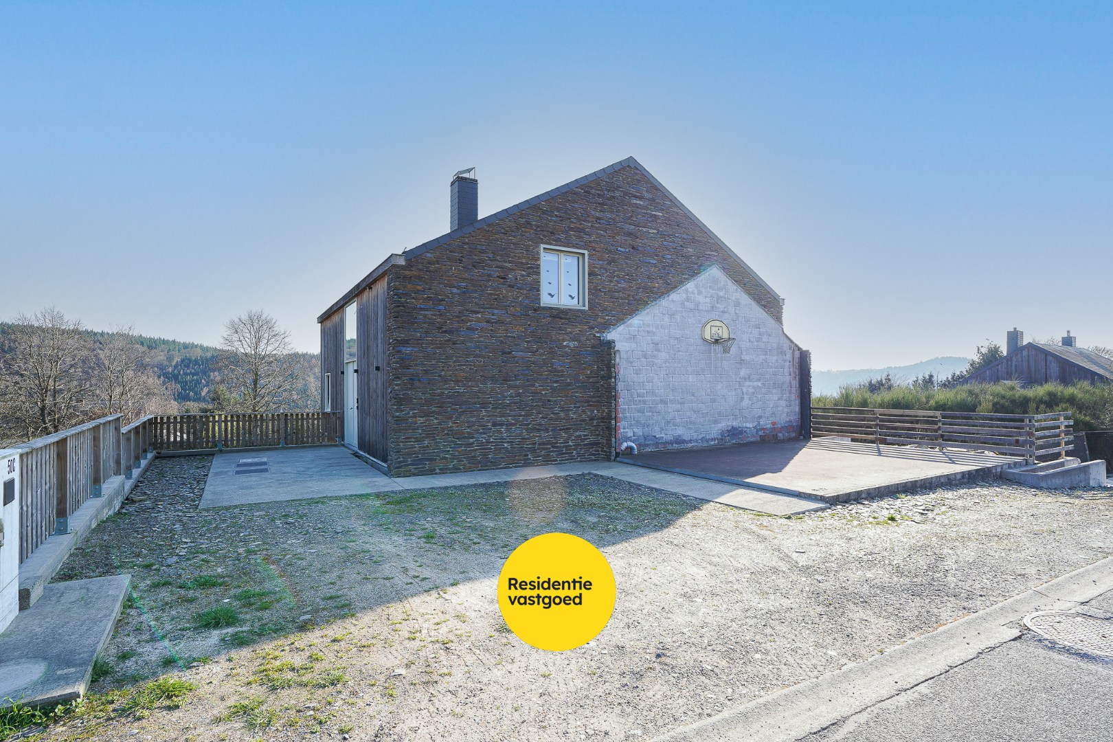 Open bebouwing te koop met uniek potentieel! 