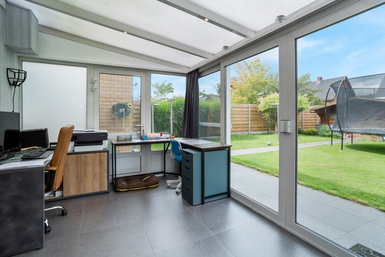 Centraal gelegen, halfopen woning op perceel 624m² 