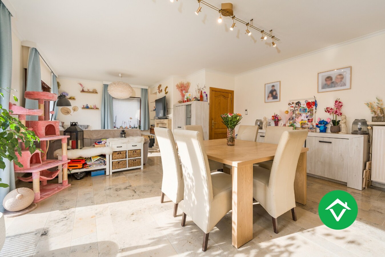 Alleenstaande woning met 5 slaapkamers en garage te Koekelare 