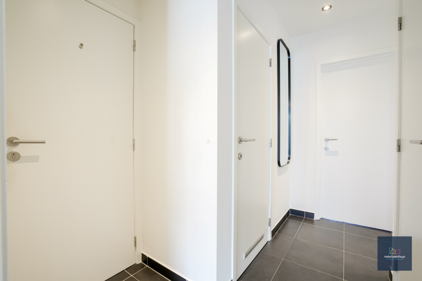 Instapklaar 2-slpk app. met alle comfort + garage 