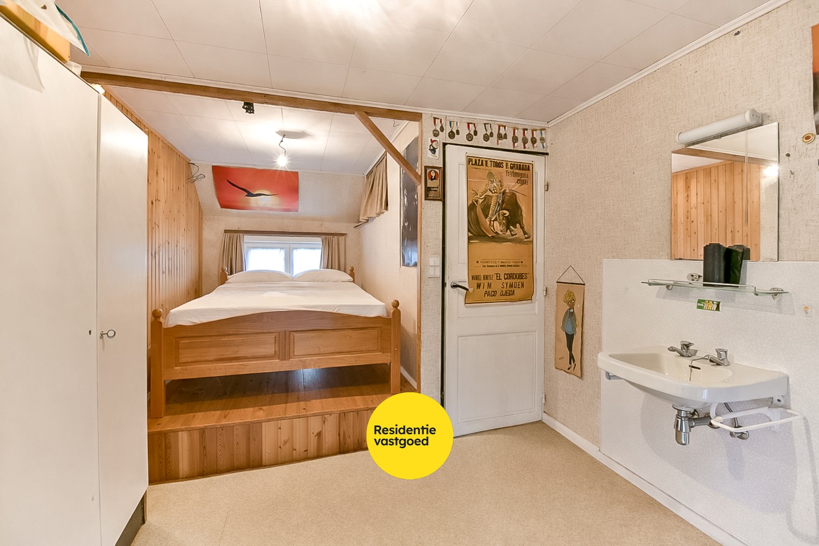 Te renoveren open bebouwing op ruim perceel van 1.300 m² met tal van mogelijkheden 