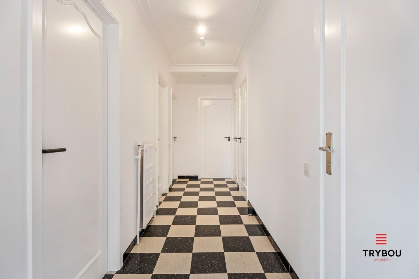 Uitstekend gelegen, zongericht appartement met 2 slaapkamers 